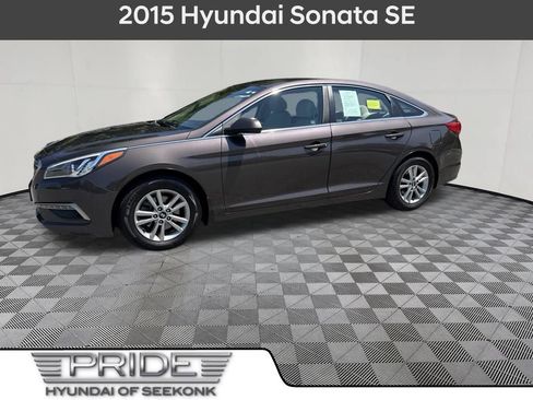 Used 2015 Hyundai Sonata SE w/ Option Group 09 FWD image 1
