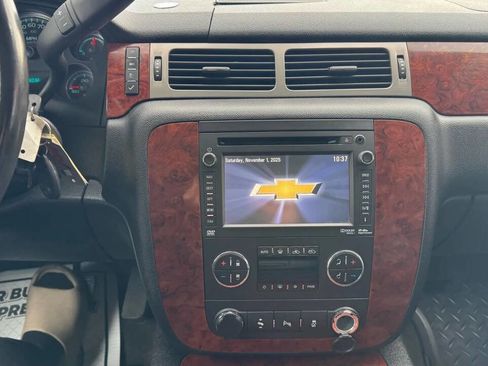 Used 2012 Chevrolet Avalanche LTZ image 31