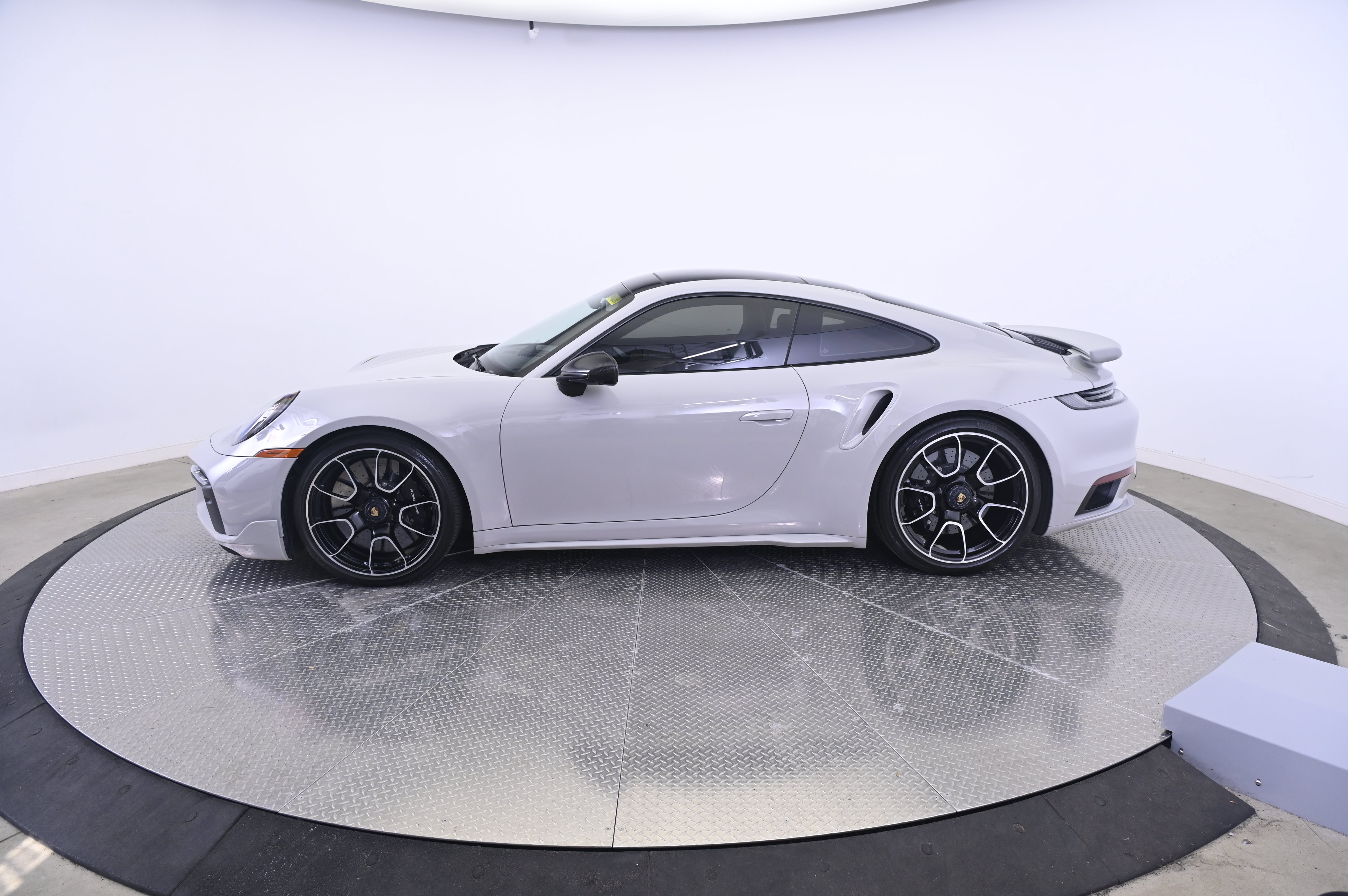 Certified 2021 Porsche 911 Turbo AWD/4WD image 2