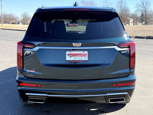 Used 2025 Cadillac XT6 Premium Luxury image 4