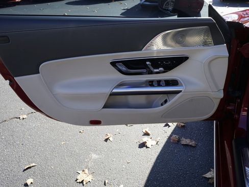 Used 2022 Mercedes-Benz SL 55 AMG 4MATIC w/ Driver Assistance Package image 24