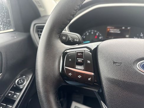 Used 2022 Ford Escape SE w/ Cold Weather Package image 37