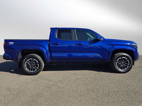 Used 2024 Toyota Tacoma TRD Sport AWD/4WD image 2