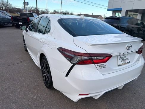 Used 2024 Toyota Camry SE image 24