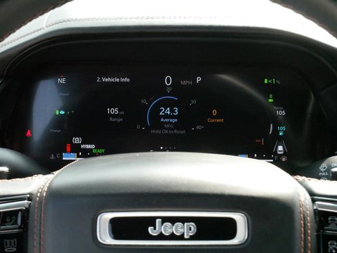 Used 2022 Jeep Grand Cherokee Summit w/ Advanced Protech Group IV AWD/4WD image 21