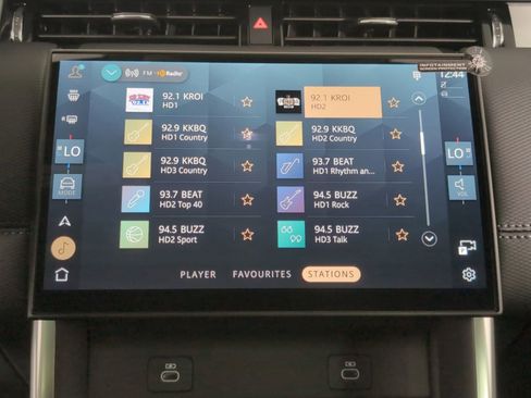 New 2025 Land Rover Discovery Sport Dynamic SE image 23