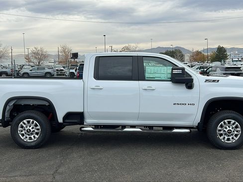 New 2026 Chevrolet Silverado 2500 LT w/ All Star Edition AWD/4WD image 4