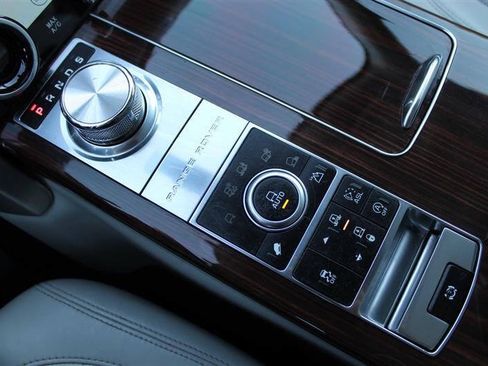 Used 2015 Land Rover Range Rover Supercharged AWD/4WD image 21