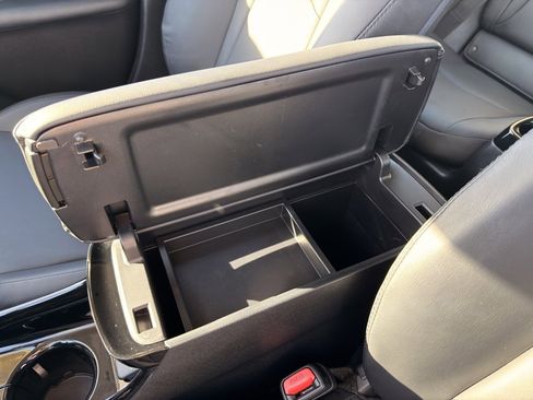 Used 2018 Toyota Prius Prime Premium image 31