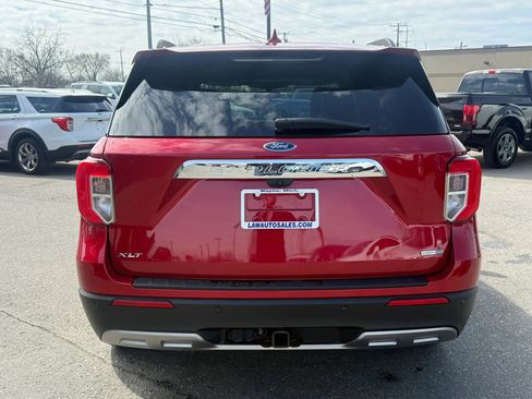 Used 2020 Ford Explorer XLT w/ Equipment Group 202A image 6