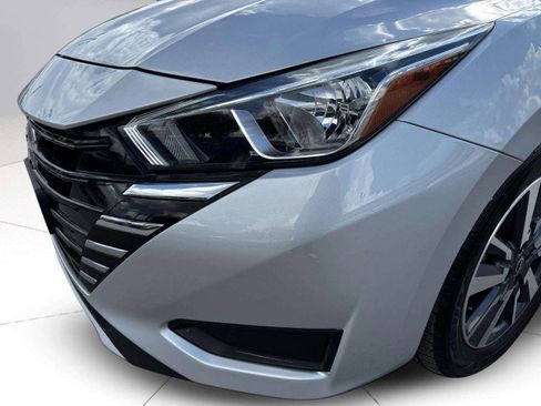 Used 2023 Nissan Versa SV image 12