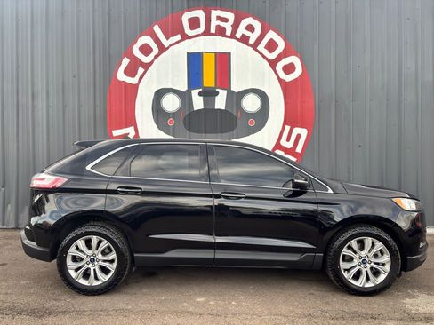Used 2021 Ford Edge Titanium image 3