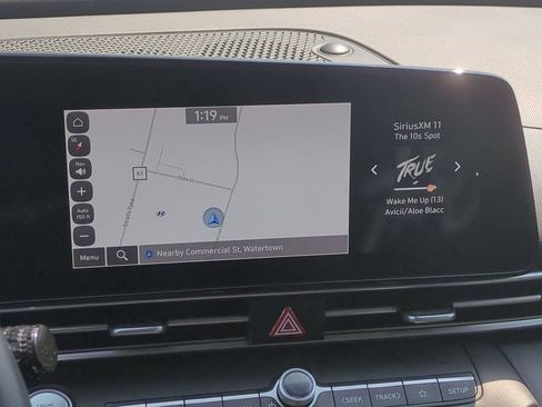 Certified 2024 Hyundai Elantra Limited FWD image 19