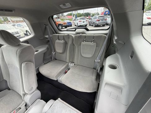 Used 2011 Toyota Highlander 4WD w/ Tech Pkg image 9