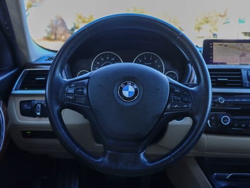 Used 2018 BMW 320i Sedan image 27