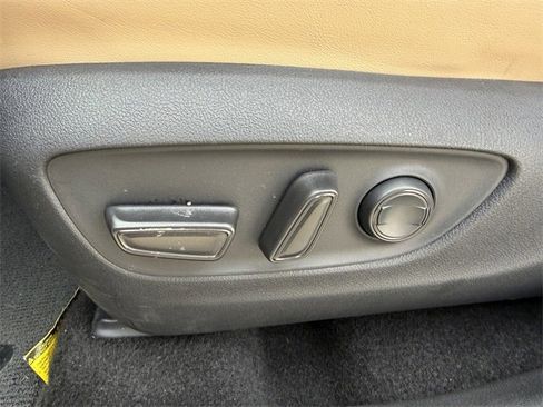 Used 2025 Toyota RAV4 XLE Premium image 26