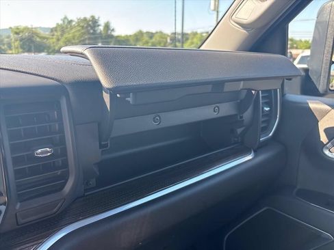 Used 2022 Chevrolet Silverado 1500 RST AWD/4WD image 35