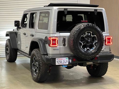 Used 2022 Jeep Wrangler Unlimited Rubicon 4xe AWD/4WD image 4