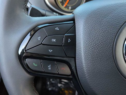 Used 2023 Jeep Cherokee Altitude Lux image 24