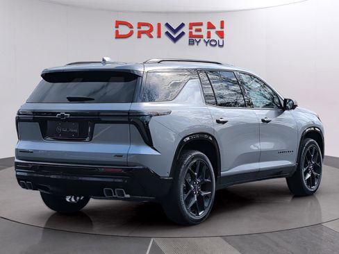 New 2026 Chevrolet Traverse RS w/ LPO, Floor Liner Package image 5