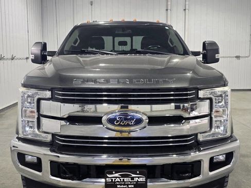 Used 2017 Ford F250 Lariat w/ Lariat Value Package image 3