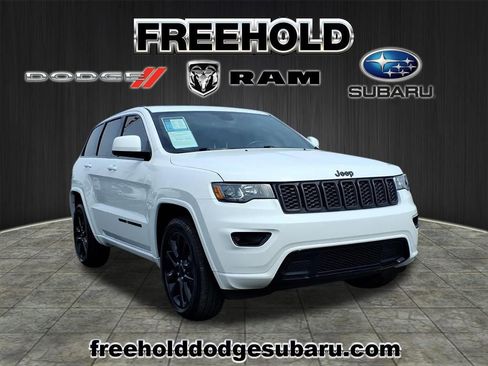 Used 2021 Jeep Grand Cherokee Laredo X image 1