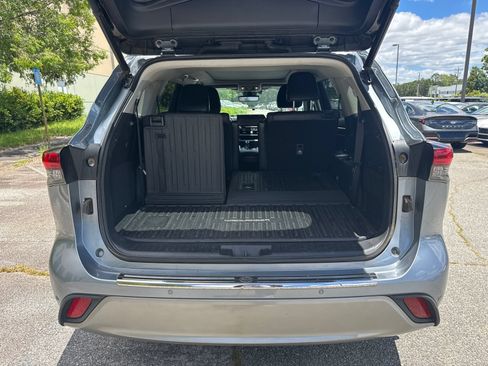 Used 2021 Toyota Highlander Platinum AWD/4WD image 18