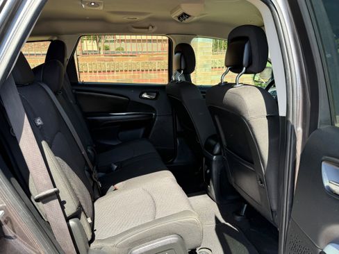 Used 2019 Dodge Journey SE w/ Premium Group FWD image 12