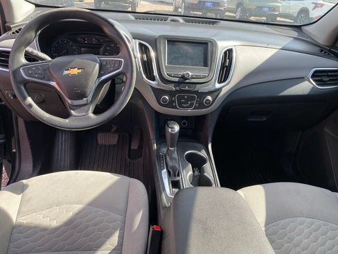 Used 2018 Chevrolet Equinox LS FWD image 9