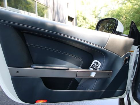 Used 2014 Aston Martin DB9 Volante RWD image 8