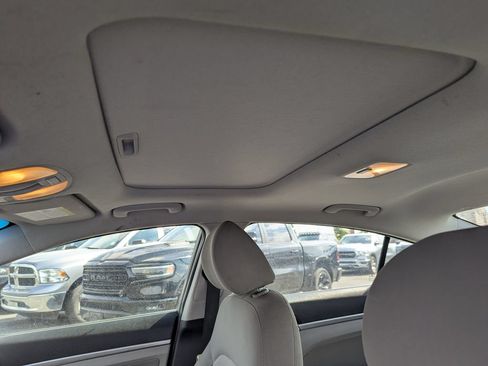 Used 2019 Hyundai Elantra Value Edition FWD image 28