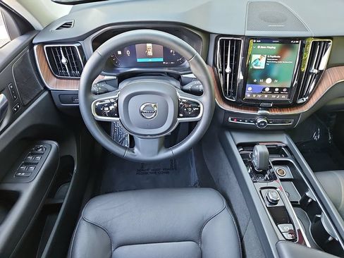Used 2023 Volvo XC60 B5 Plus w/ Protection Package Premier AWD/4WD image 10