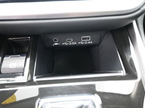 Used 2023 Subaru Outback Limited XT AWD/4WD image 9