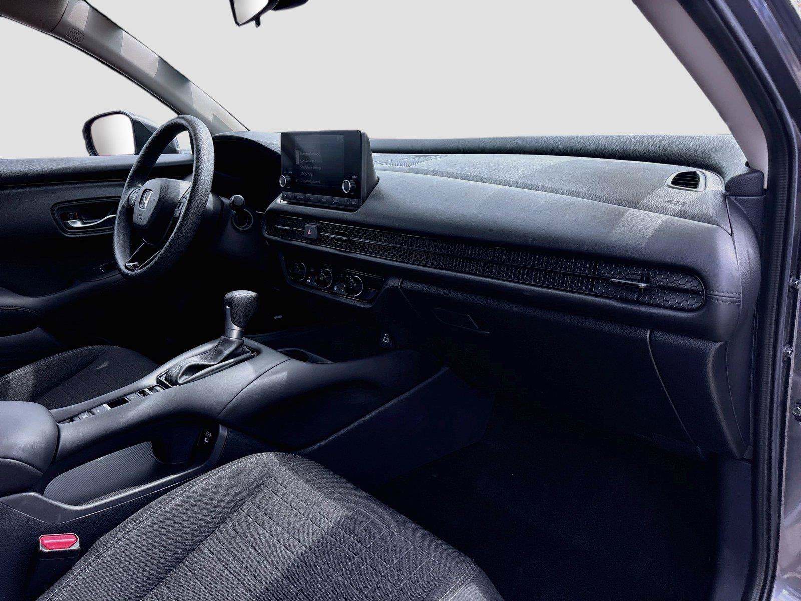 Certified 2025 Honda HR-V LX image 30