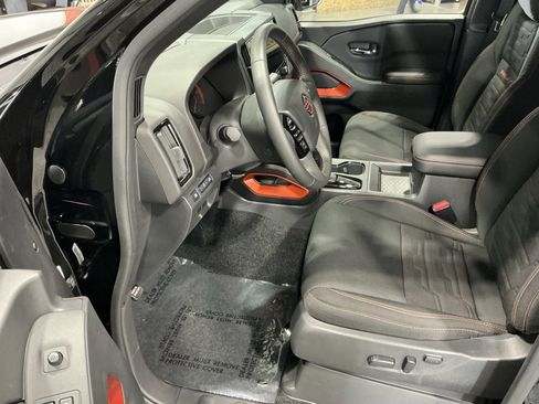 Used 2025 Nissan Frontier PRO-4X image 3