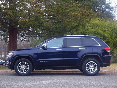 Used 2015 Jeep Grand Cherokee Limited w/ Trailer Tow Group IV image 2