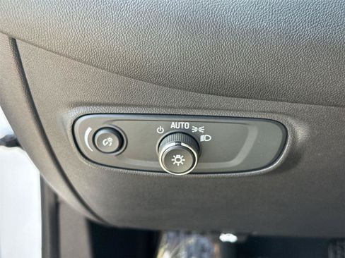 Used 2022 Chevrolet Equinox LT FWD image 16