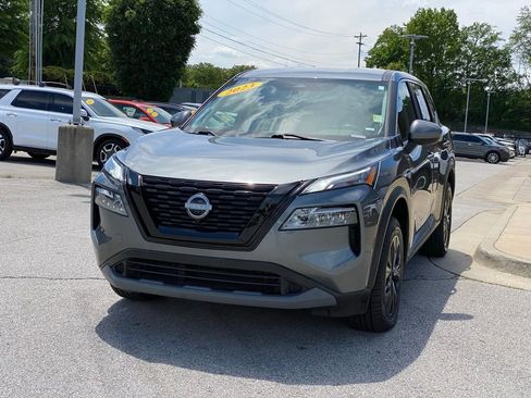 Used 2023 Nissan Rogue SV FWD image 3