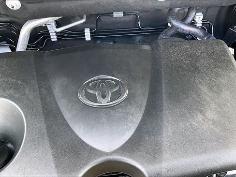 Used 2024 Toyota RAV4 XLE Premium FWD image 33