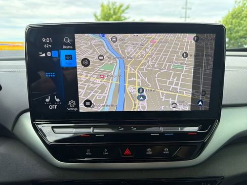 Certified 2023 Volkswagen ID.4 Pro AWD/4WD image 21