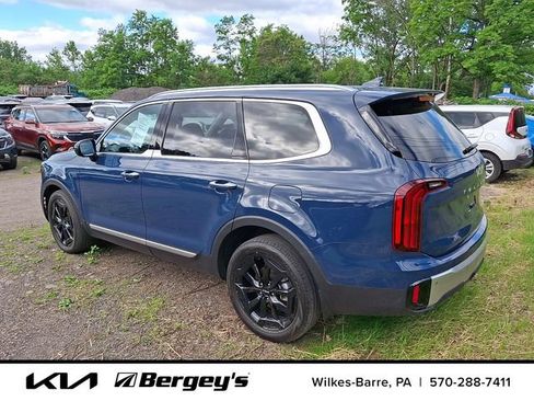 Certified 2024 Kia Telluride S w/ S Sunroof Package AWD/4WD image 8
