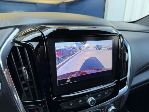 Used 2023 Chevrolet Traverse LT FWD image 21