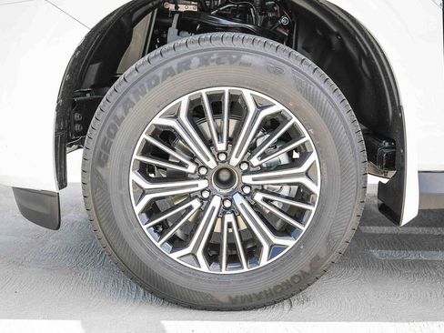 New 2026 Nissan Armada SL w/ Captain's Chari Seat Package RWD image 24