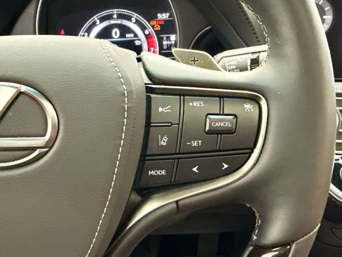 Used 2023 Lexus LS 500 w/ Luxury Package RWD image 12