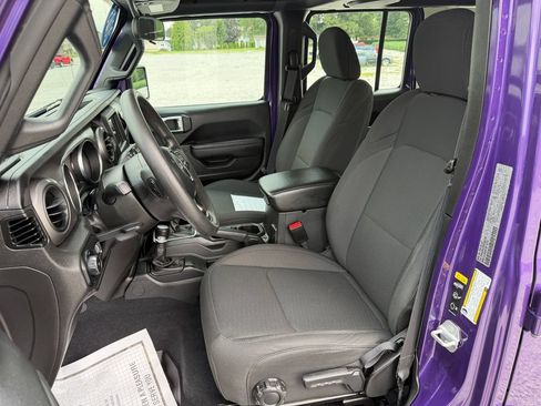 Used 2023 Jeep Wrangler Unlimited Sport AWD/4WD image 3