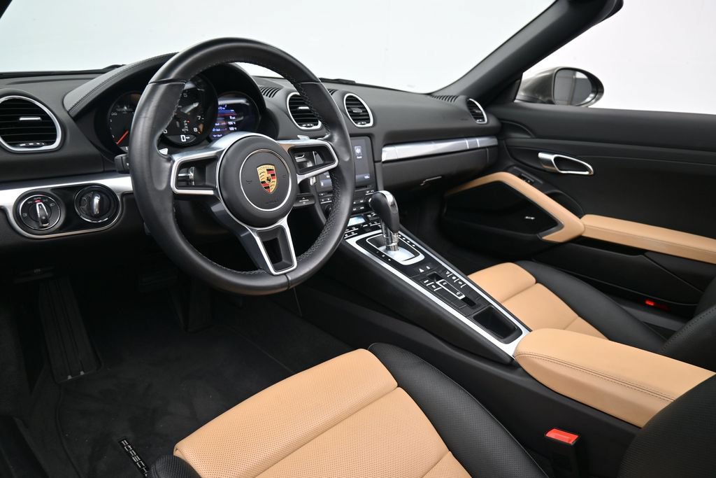 Used 2021 Porsche 718 Boxster RWD image 4