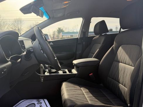 Used 2020 Kia Sportage LX image 14