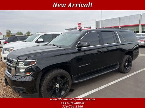 Used 2020 Chevrolet Suburban LT image 1