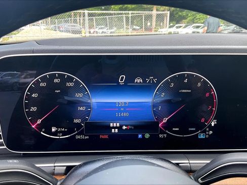 Used 2025 Mercedes-Benz GLS 450 4MATIC image 26