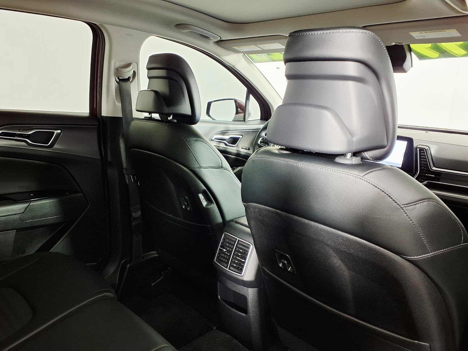 Used 2025 Kia Sportage SX FWD image 11